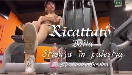 Ricattato dalla stronza in palestra