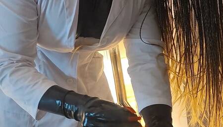 Tania controls her submissive's stimuli and breathing and urethral dilatation