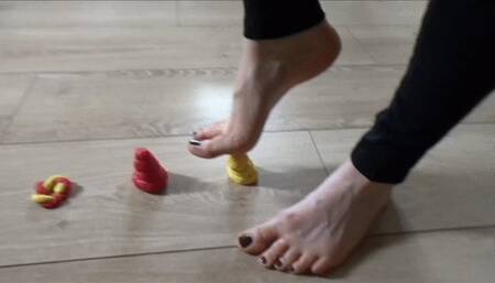 Plasticine crushing and footprint