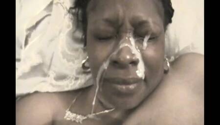 Met this old bitch at the grocery store took her home and made her suck my dick then came all in her face