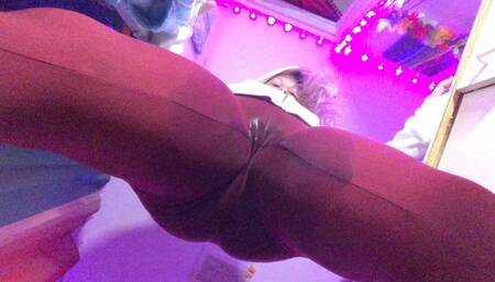 Wet My Red Leggings, Forgot to put the Lid Up