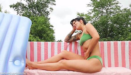 Barefoot Dizzy Sea Sick Girlfriend Feeling Woozy -Mp4 1920x1080p