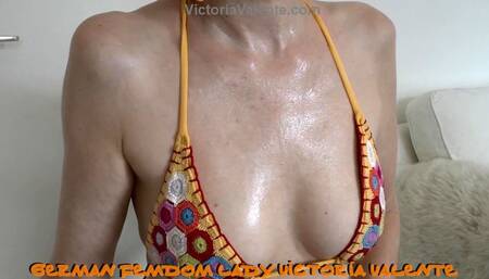 Oily neck and décolleté