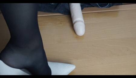 Dirty Heels stomping Dick n