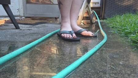 Liz Lizard's Filthy Muddy Feet