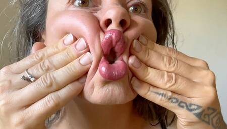 plump pink lips wmv