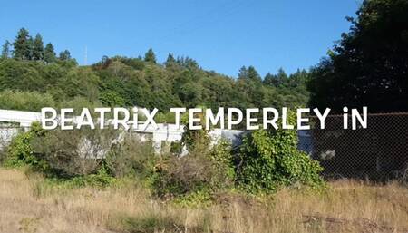 Space Revolution: Tiny Shrunken Army, Aliens & Space Girl