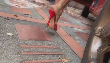 Diana Senior cranking battle fantasy on sexy red heels