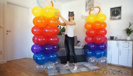 Foxys destroys two columns of balloons