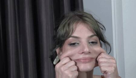 Josie Stretches Her Cheeks To Prepare For a Blowing Session (MP4 - 720p)