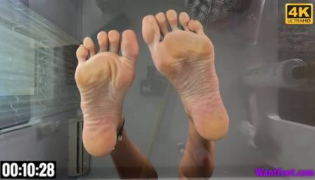 Big Feet on Glass - 4K MP4