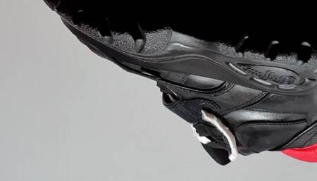 Your place under my shoes (Mobile phone version 9:16, Without sound)