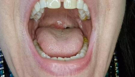 Eating gummy bears 4K