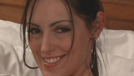 Faith Summer Masturbates With Her Fingers And Giant Vibrator To Get Off! (mp4)