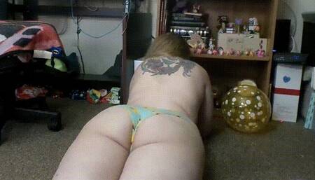 Ducky Panties & Ass Flexing
