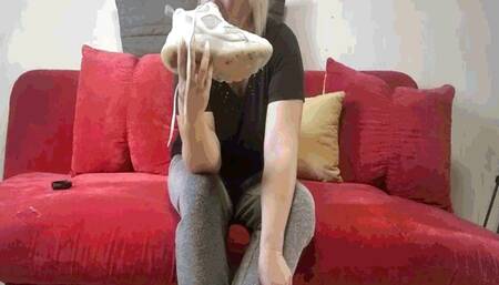 But the strong smell from sweaty shoes and socks keeps her from breathing