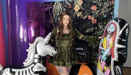 Arwen Discovers Inflatable Halloween Realm Plus Accidental Pop