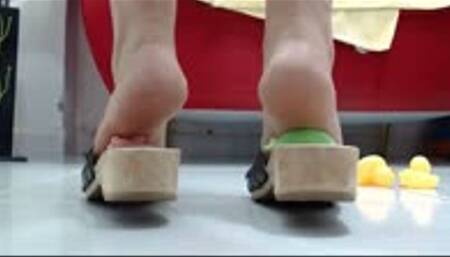 crushing hard inshoe a animaltoy family toy