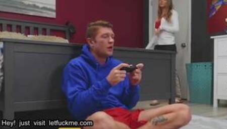 cumshot sexy milf jeanie marie sullivan plays with her stepsons hard