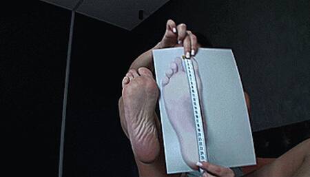 Different foot sizes (1920x1080 HD) MP4