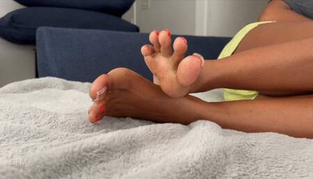 Red Toes Tease 100ktoes