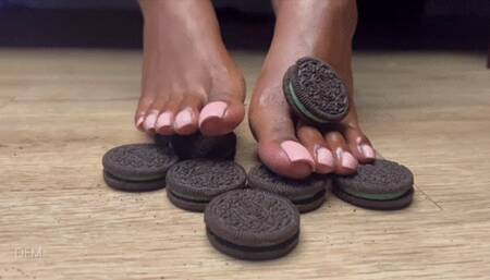 Oreos Smashed by Sexy Pinky Toes