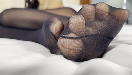 Step-Mommy Pantyhose Feet JOI