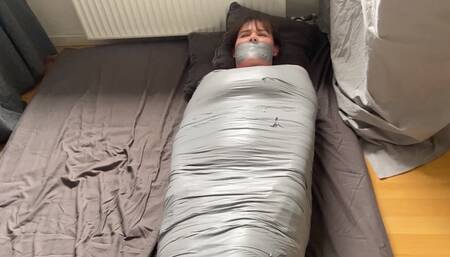 Snowflake - Bitchy Co-Worker, get´s what she deserves mp4