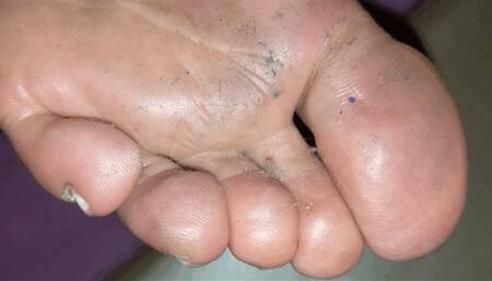 Lisa - Dirty feet worship and footjob (1080p)