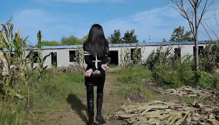 YT2147 Tied Up For Outdoor Exploration