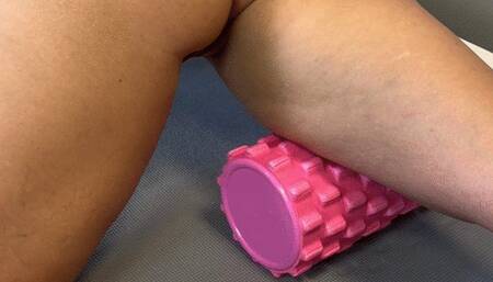 Naked, yoga and roller