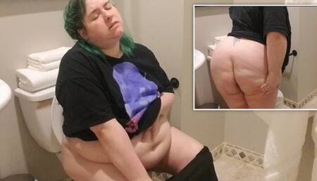 Morning Bathroom Desperation and Plops - No Toilet Paper