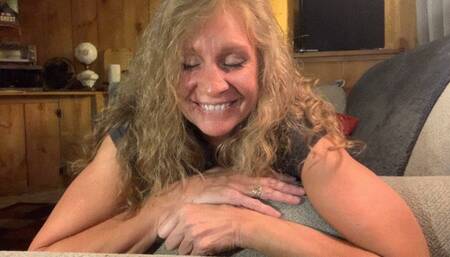 ORANGE TOES POINTING AND STRETCHING