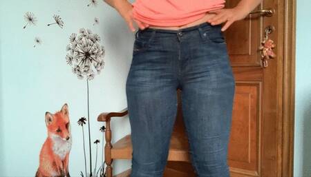 bootylicious - parade with jeans and close-ups of my ass