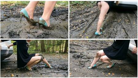 SEXY PREMIERE: Barefoot car pushing in deep soft mud