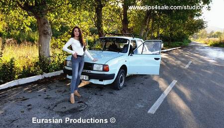 CustomVideo - 04B - Katya driving Skoda in flat shoes Pedal Cam