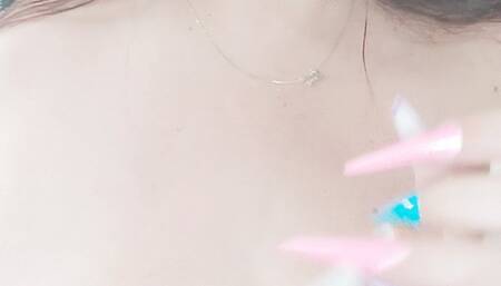 Dangling Marlboro 100 til the fliter topless