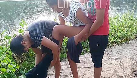 Trio A La Orilla Del Rio Anal Que Rico Sexo Casero 17 Min P1
