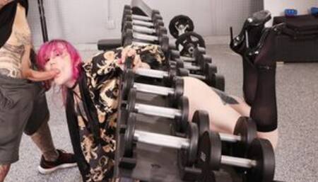 Shemale gym rat fucked in tight ass