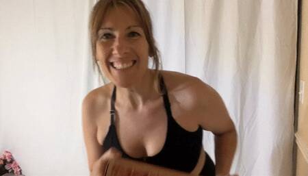 Giantess Demands Feet, Ass and Cock Worshipping MOV HD 1080 X 1920