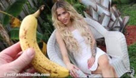 The Banana Challenge with Moe Money - WMV (HD1080p)