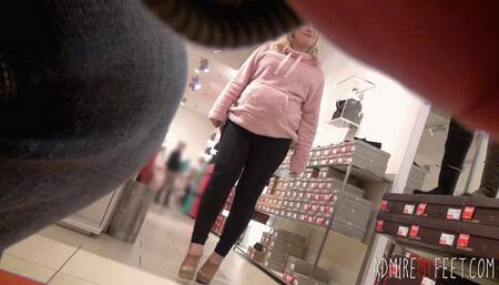 Shoe store cam clip 1 (MOBILE)