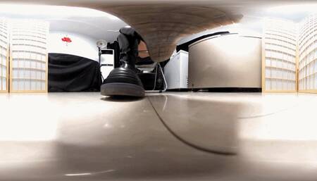 Qiqi Boots Dominate 360VR MP4