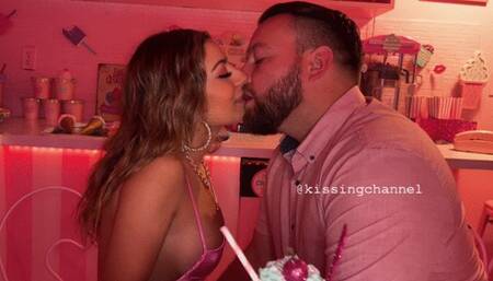 Blake and Jeanette Kissing Video 4 - WMV