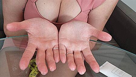 Showing Off My Big Sexy Amazon Hands (SD 720p MP4)