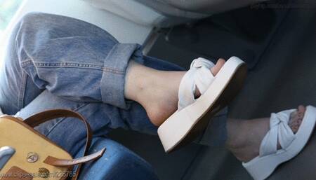 Candid cute feet with sabot mules, foot fetish watching, good sexy heel