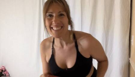 Giantess Demands Feet, Ass and Cock Worshipping MP4 HD 1080 X 1920