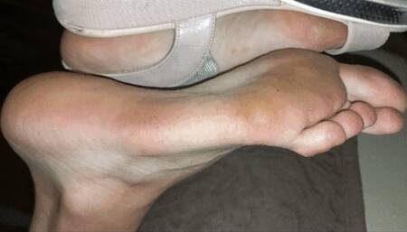 Sasha - Worshipping her dirty feet in sandals after a long walk with footjob (1080p)