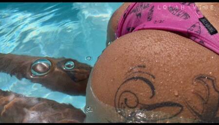 Magic balls in water! 4K