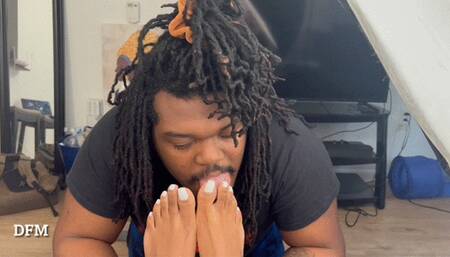 Treasure Foot Servant Worships Her Feet